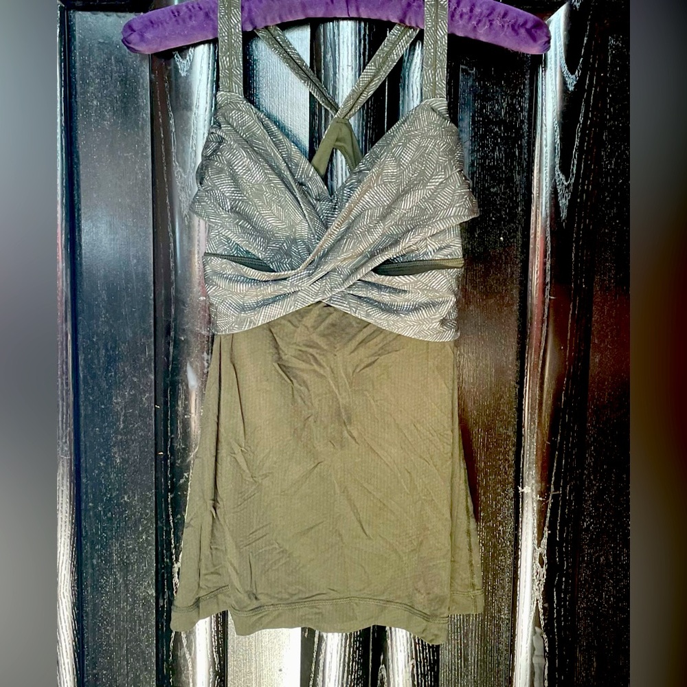 Lululemon tank